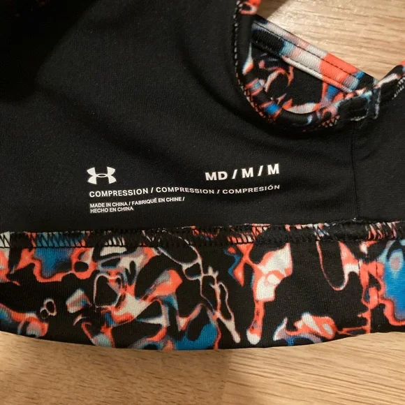 NWOT Under Armour Sports Bra, Size M - Picture 3 of 3